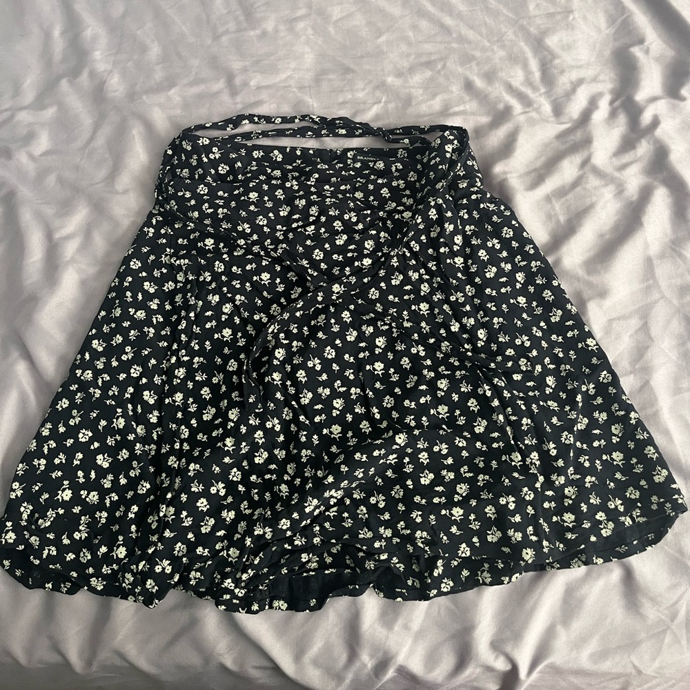 Floral Brandy Melville Genevieve wrap skirt navy blue size XS/S